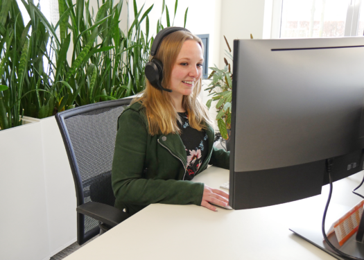 Customer care colleague stands someone up on the phone